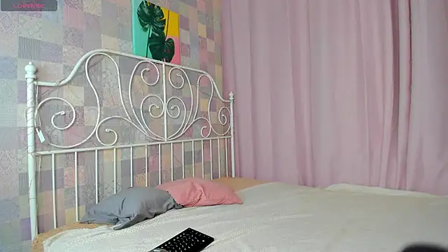 Lesi Moonie01 online show from 03-12-25, 08:19