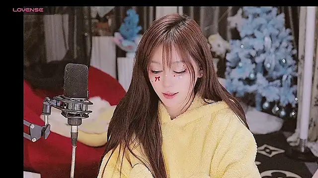 Snapshot of Missy_Nana21 chatting on 12-28-24, 04:20 Missy Nana21 online show from 12-28-24, 04:20