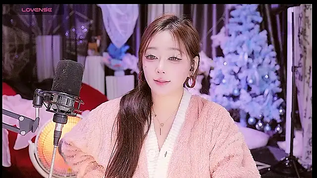 Snapshot of Missy_Nana21 chatting on 01-04-25, 04:11 Missy Nana21 online show from 01-04-25, 04:11