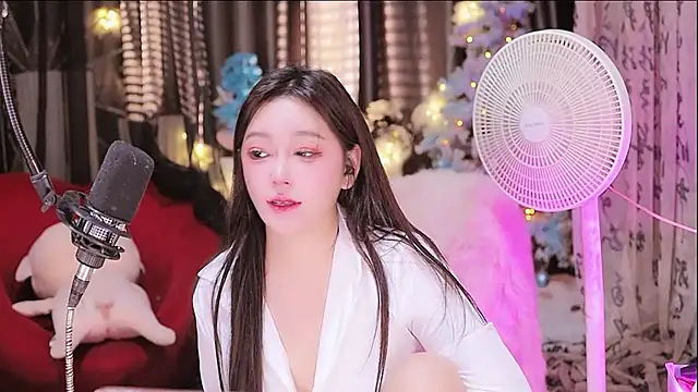 Snapshot of Missy_Nana21 chatting on 09-17-25, 03:24 Missy Nana21 online show from 09-17-25, 03:24