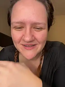 Snapshot of Kinkbitch25 chatting on 12-17-25, 12:27 Kinkbitch25 online show from 12-17-25, 12:27