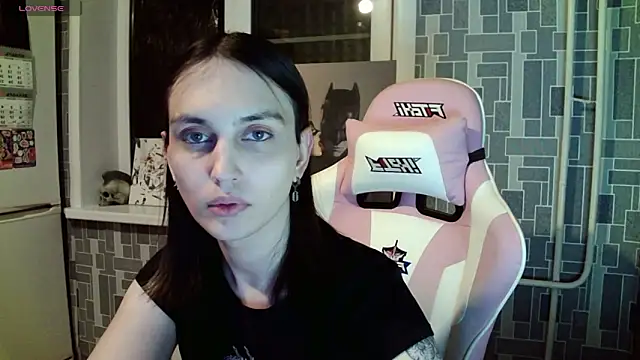 Snapshot of BlackHe4rts_ chatting on 12-14-24, 11:12 BlackHe4rts  online show from 12-14-24, 11:12