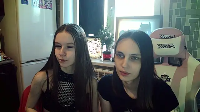 Snapshot of BlackHe4rts_ chatting on 02-08-25, 03:08 BlackHe4rts  online show from 02-08-25, 03:08