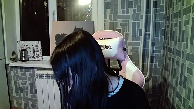 Snapshot of BlackHe4rts_ chatting on 09-28-25, 12:43 BlackHe4rts  online show from 09-28-25, 12:43