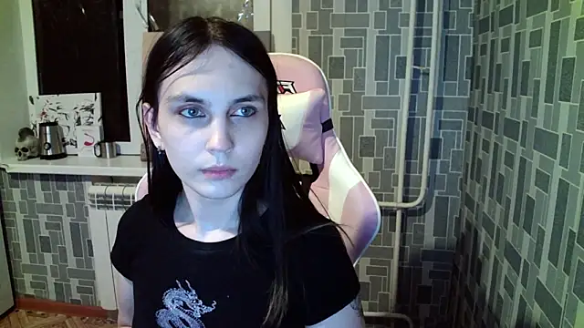 Snapshot of BlackHe4rts_ chatting on 10-17-25, 06:54 BlackHe4rts  online show from 10-17-25, 06:54