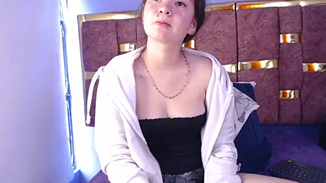 lilimini032 online show from 03-18-26, 07:06