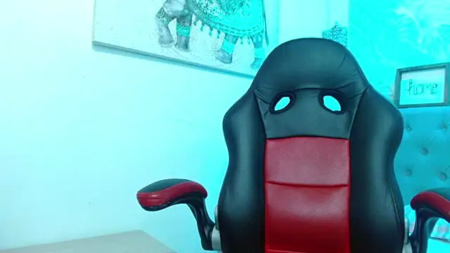 Snapshot of violletha chatting on 11-27-25, 12:29 violletha online show from 11-27-25, 12:29