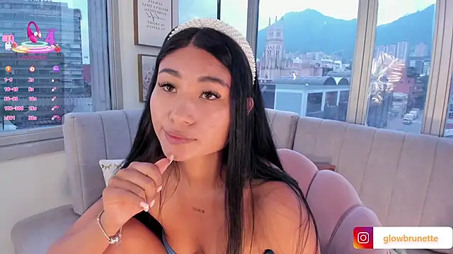 Megan Lim online show from 02-20-25, 01:19