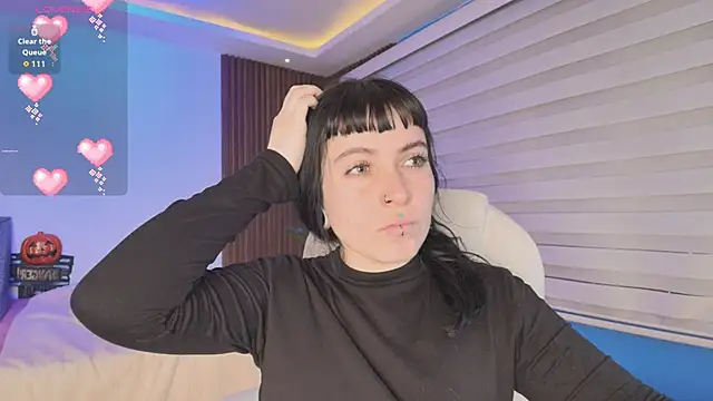 Lucy Smith2 online show from 10-06-25, 07:44