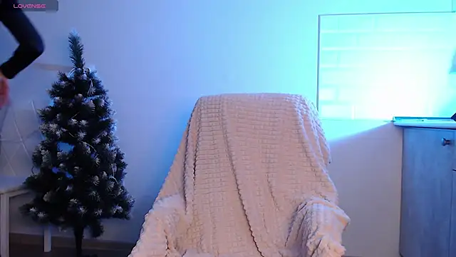 Eva Hailey  online show from 12-11-24, 03:35