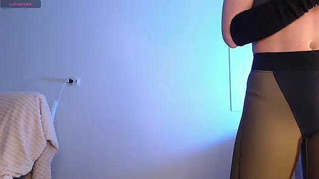 Eva Hailey  online show from 11-23-25, 05:29