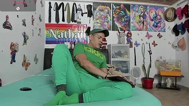 Snapshot of nathan_sanchez chatting on 09-21-25, 01:18 nathan sanchez online show from 09-21-25, 01:18