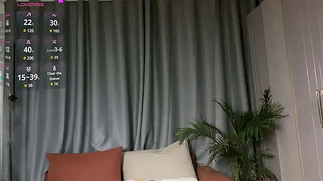 Snapshot of Youth3_ chatting on 01-10-25, 12:04 Youth3  online show from 01-10-25, 12:04