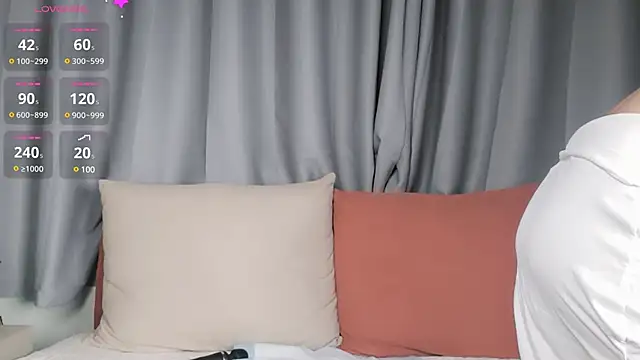 Snapshot of Youth3_ chatting on 02-21-25, 12:50 Youth3  online show from 02-21-25, 12:50