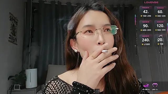 Snapshot of Youth3_ chatting on 03-20-25, 05:15 Youth3  online show from 03-20-25, 05:15