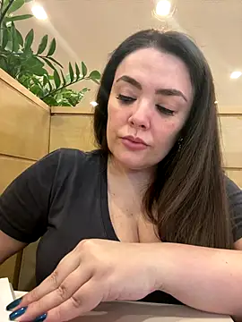 Sophie Eaton online show from 10-14-25, 07:58