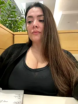 Sophie Eaton online show from 10-27-25, 08:24