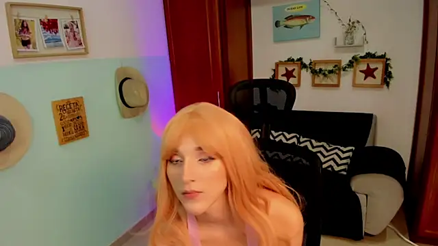 Snapshot of Dakota_Faning chatting on 12-09-24, 01:45 Dakota Faning online show from 12-09-24, 01:45