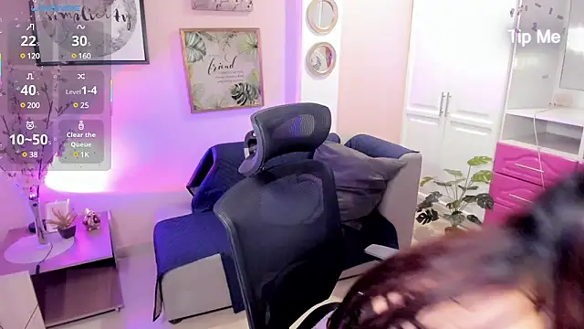 Snapshot of Dakota_Faning chatting on 01-23-25, 01:45 Dakota Faning online show from 01-23-25, 01:45