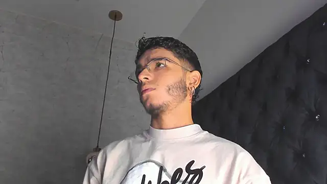 Ian Castillo  online show from 02-19-25, 11:17