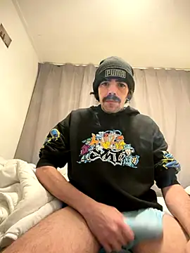 Snapshot of wolfwhite95 chatting on 11-17-25, 07:52 wolfwhite95 online show from 11-17-25, 07:52