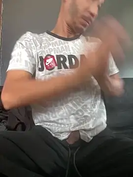 Chico Bellaco online show from 12-14-25, 04:01