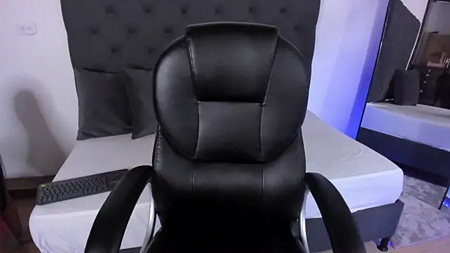 Snapshot of ninfomaria_ chatting on 12-22-25, 06:27 ninfomaria online show from 12-22-25, 06:27