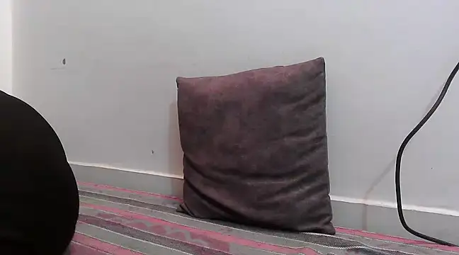 Snapshot of ANANYA-TIWARI chatting on 03-08-25, 10:02 ANANYA-TIWARI online show from 03-08-25, 10:02