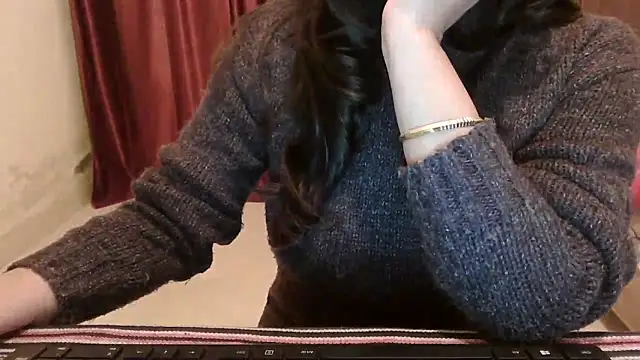 ANANYA-TIWARI online show from 12-16-25, 02:33