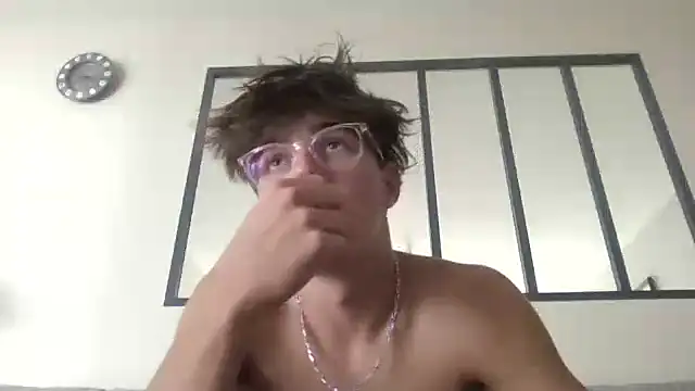 Snapshot of ylan_974 chatting on 09-20-25, 03:35 ylan 974 online show from 09-20-25, 03:35