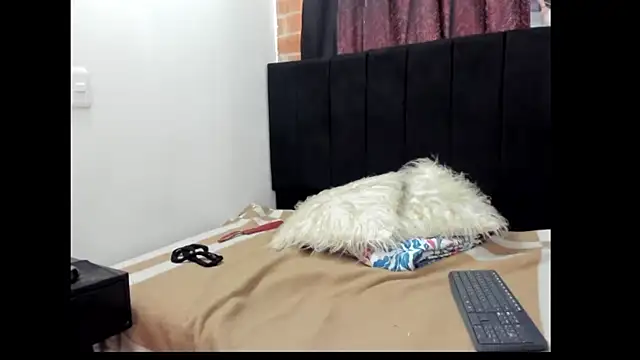 Evaaross 2345 online show from 01-10-25, 05:56