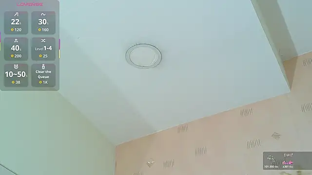 Snapshot of littleebonymommy chatting on 10-29-25, 07:48 littleebonymommy online show from 10-29-25, 07:48