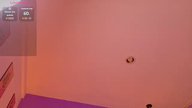 Snapshot of littleebonymommy chatting on 11-25-25, 08:20 littleebonymommy online show from 11-25-25, 08:20