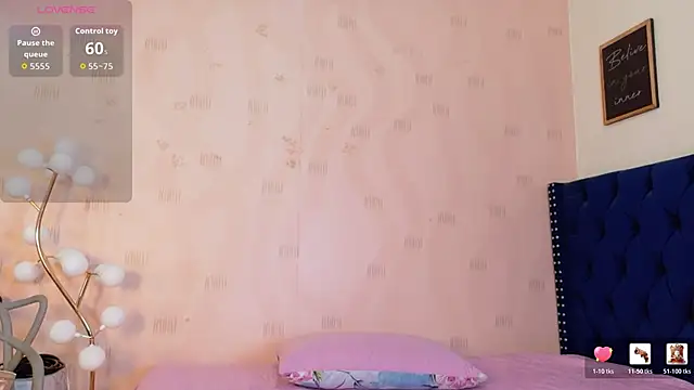 Snapshot of littleebonymommy chatting on 02-28-26, 06:53 littleebonymommy online show from 02-28-26, 06:53