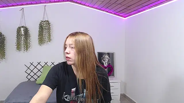 Snapshot of karla_charloby chatting on 09-27-25, 01:38 karla charloby online show from 09-27-25, 01:38