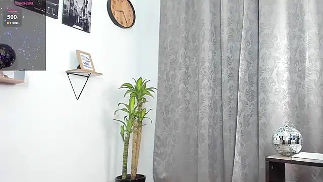 Snapshot of SophieBaker__ chatting on 11-05-25, 01:27 SophieBaker online show from 11-05-25, 01:27