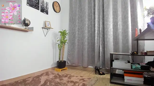 Snapshot of SophieBaker__ chatting on 11-11-25, 03:06 SophieBaker online show from 11-11-25, 03:06