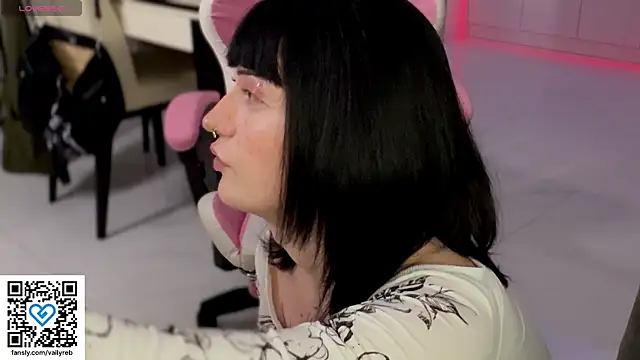 Vailyreb  online show from 11-12-25, 04:29