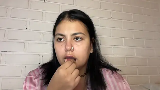 Snapshot of LisaTuspia chatting on 10-28-25, 07:45 LisaTuspia online show from 10-28-25, 07:45