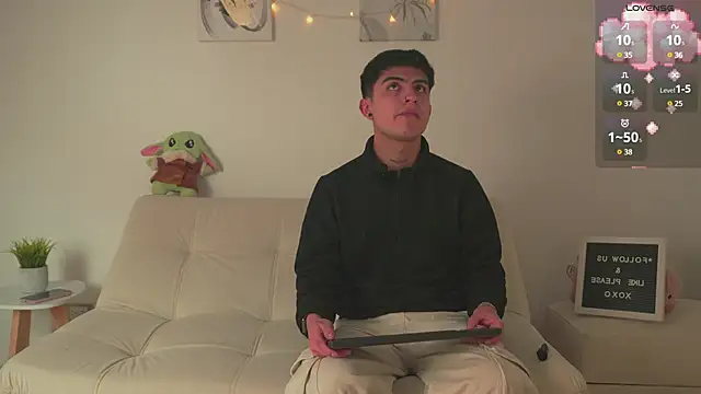 tommy and sophie online show from 02-19-25, 04:34