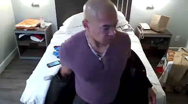 EatMyCake831 online show from 01-11-25, 06:45