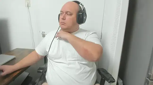 BigromeoXX online show from 01-16-25, 06:59