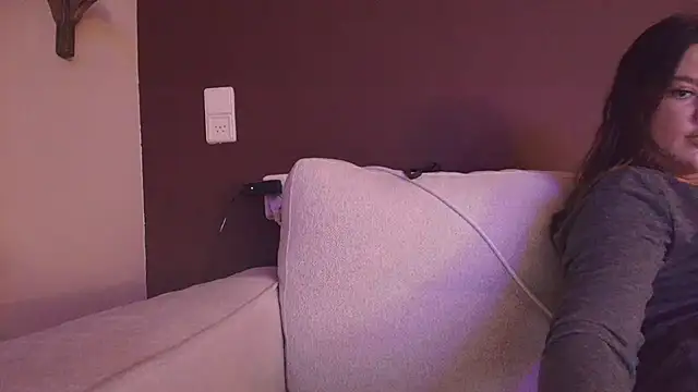 Snapshot of Nina24 chatting on 10-24-25, 08:05 Nina24 online show from 10-24-25, 08:05