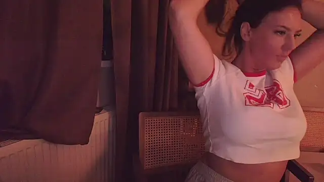 Snapshot of Nina24 chatting on 10-27-25, 08:02 Nina24 online show from 10-27-25, 08:02