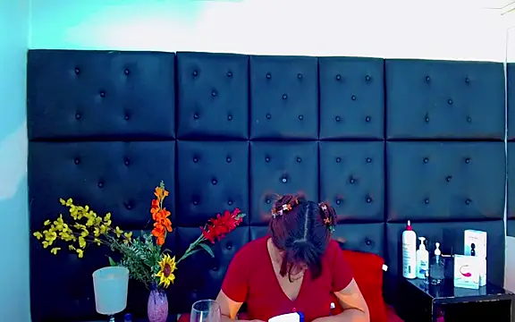 Isalombardi online show from 02-11-26, 03:33