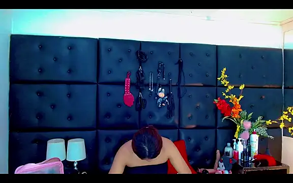 Isalombardi online show from 04-08-26, 02:22