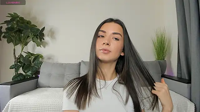 Snapshot of NicoleLuv chatting on 12-11-24, 01:06 NicoleLuv online show from 12-11-24, 01:06