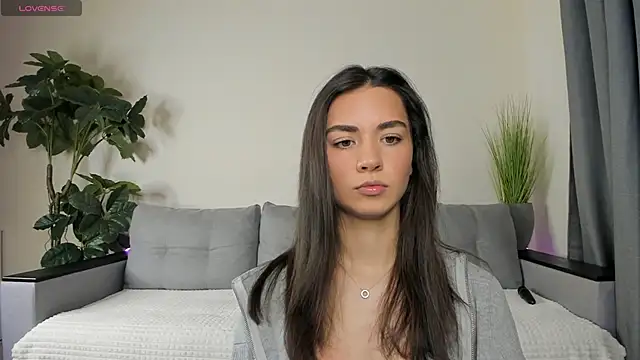 Snapshot of NicoleLuv chatting on 12-12-24, 01:06 NicoleLuv online show from 12-12-24, 01:06