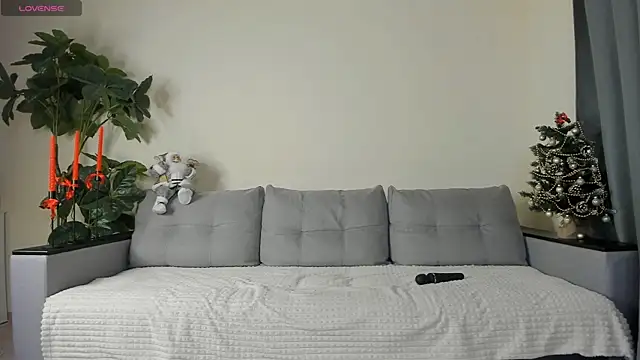 Snapshot of NicoleLuv chatting on 12-26-24, 04:14 NicoleLuv online show from 12-26-24, 04:14