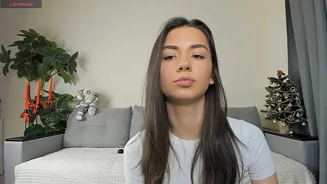 Snapshot of NicoleLuv chatting on 12-27-24, 01:07 NicoleLuv online show from 12-27-24, 01:07